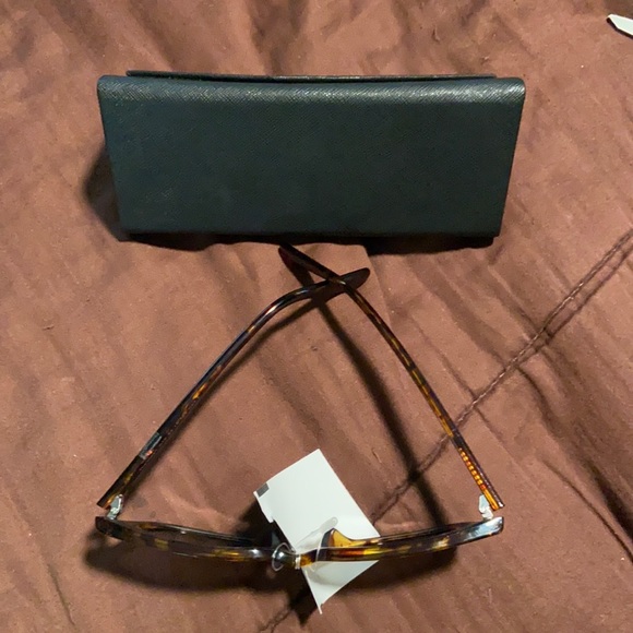 Tortoise Shell Sunglasses by Prive’ Revaux Brand. - Picture 2 of 10